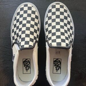 Brand new Vans Classic Slip On Sneaker, Black & White Checkered, Women’s 8